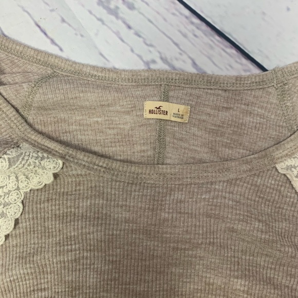 Hollistor V-Shape Hem with Lace Detail - Picture 5 of 6